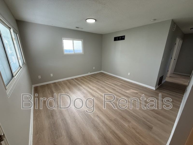 690 Gibbard Ave - Photo 3 of 12