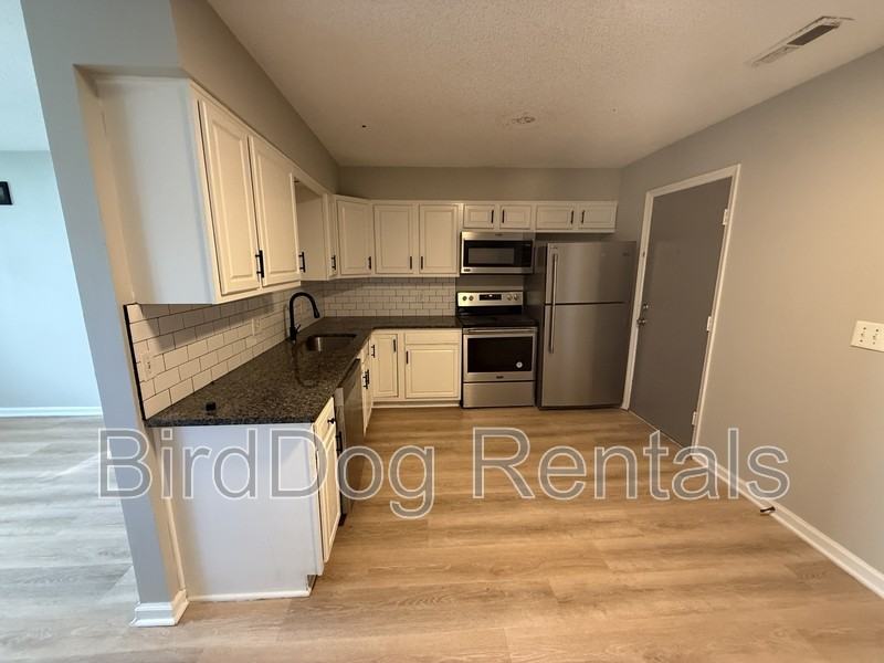 690 Gibbard Ave - Photo 4 of 12