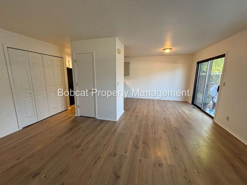 136 Dayton Village Pkwy #C - Photo 4 of 32