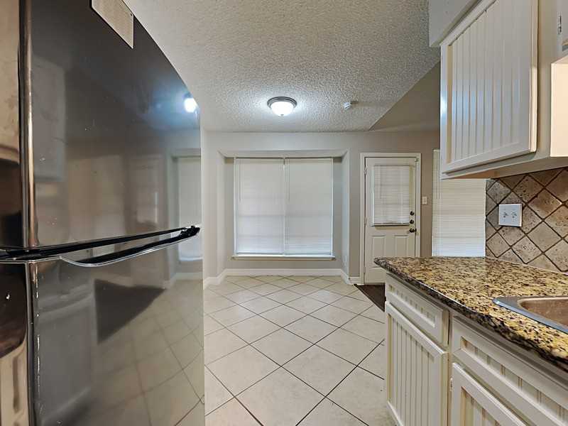 6907 Foxside Ln - Photo 5 of 18