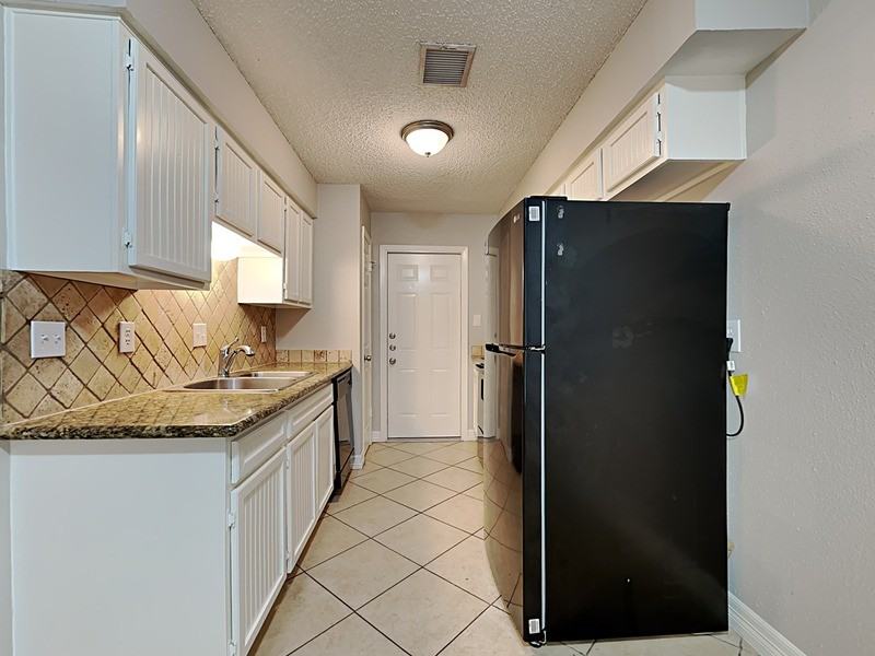6907 Foxside Ln - Photo 6 of 18