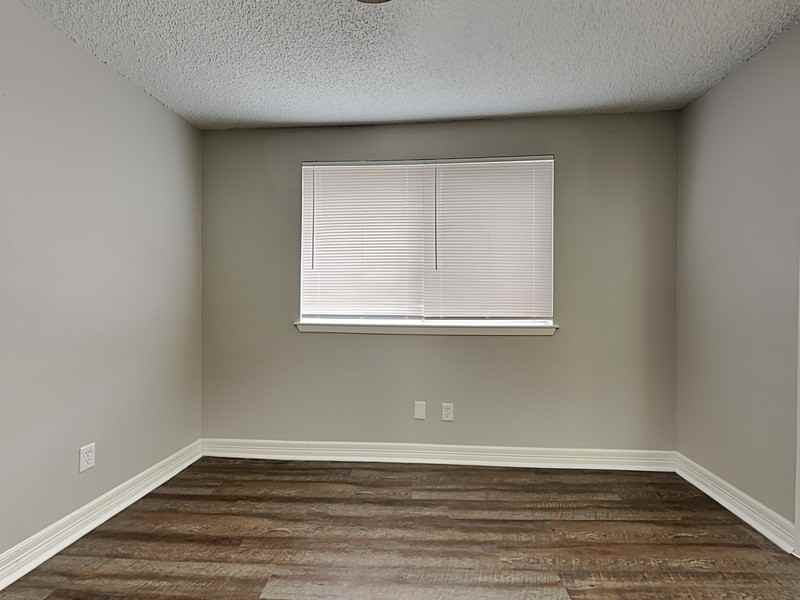 6907 Foxside Ln - Photo 7 of 18