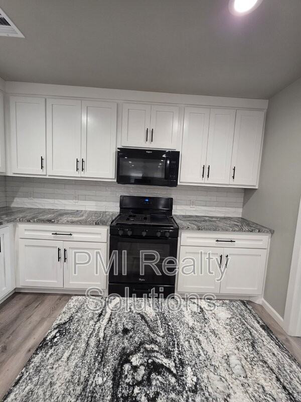 3947 W 8th St - Photo 4 of 11
