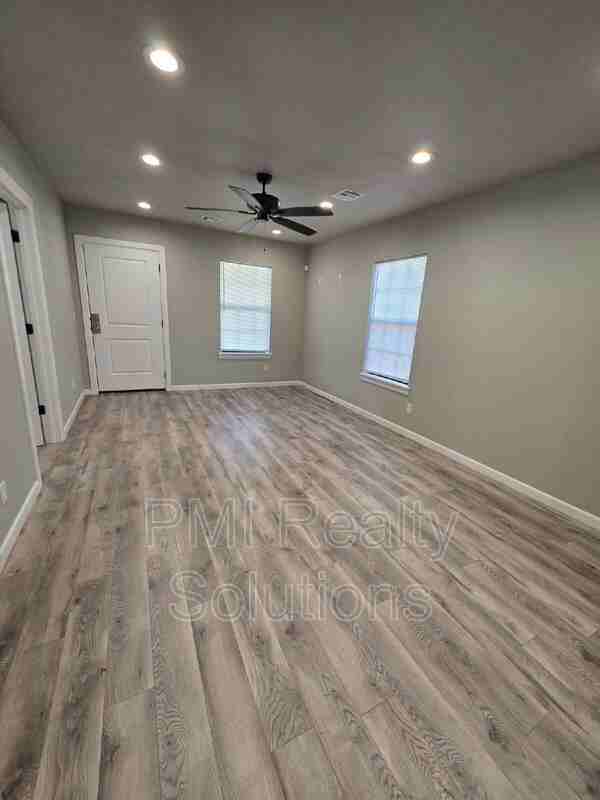 3947 W 8th St - Photo 5 of 11