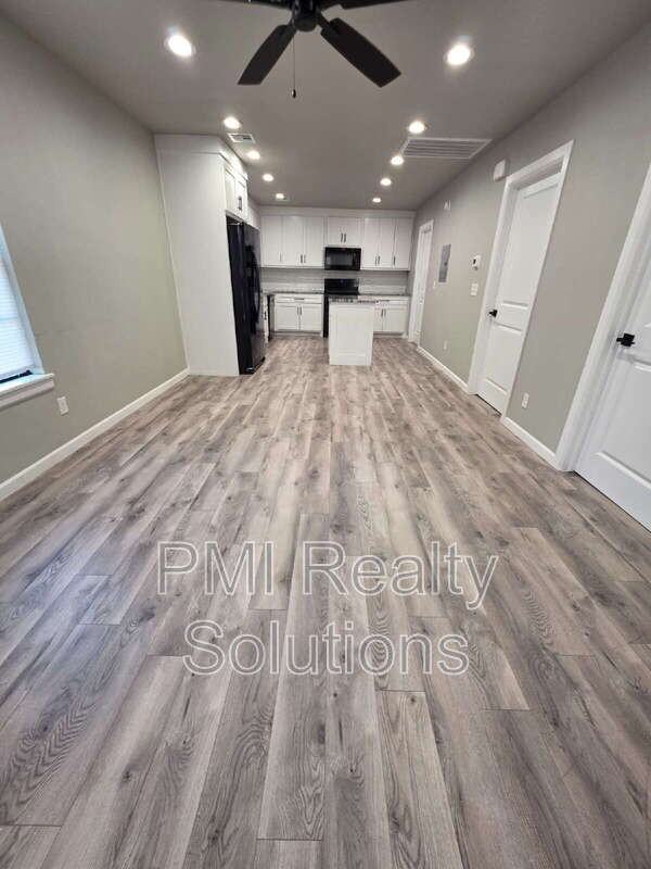 3947 W 8th St - Photo 6 of 11