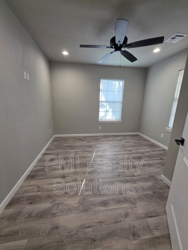 3947 W 8th St - Photo 7 of 11