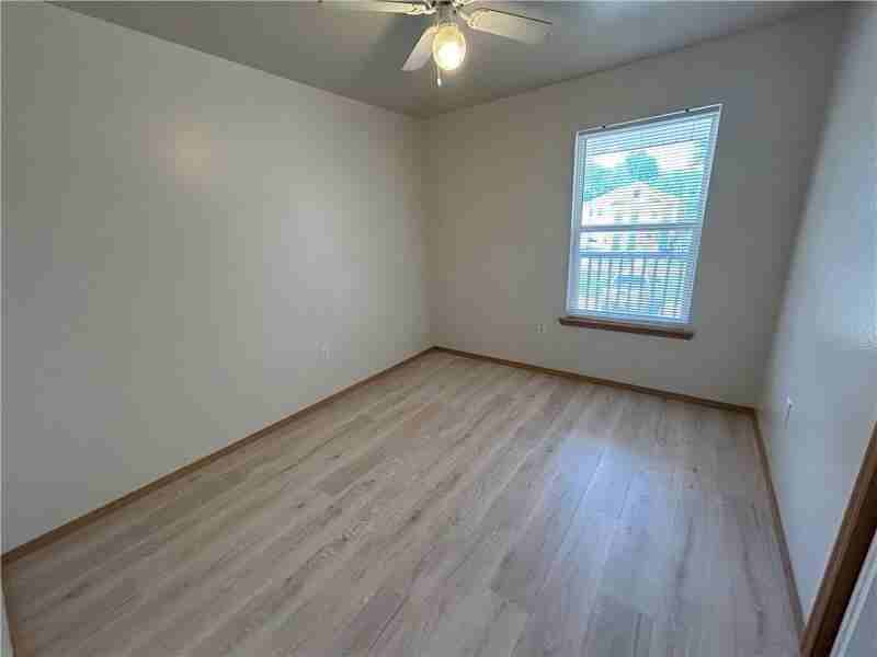 1635 W Neptune St #13 - Photo 4 of 6