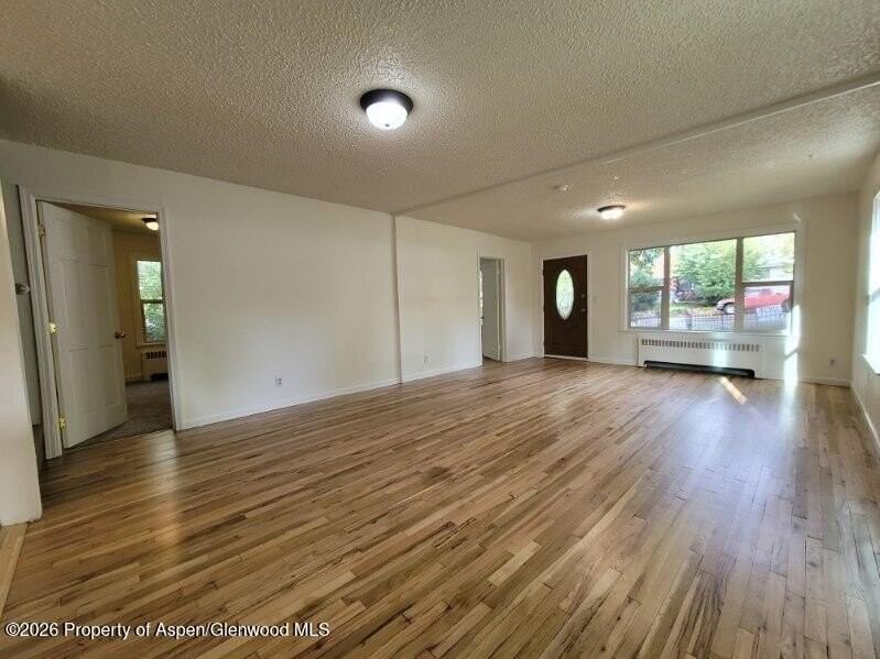 931 Blake Ave - Photo 7 of 36