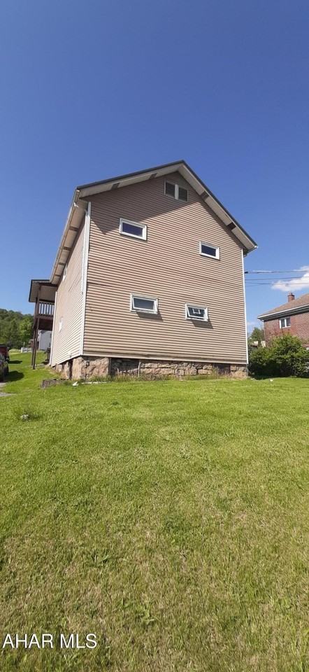 2209 Philadelphia Ave - Photo 3 of 30