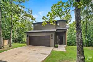 featured image of 3 Kilham Ln