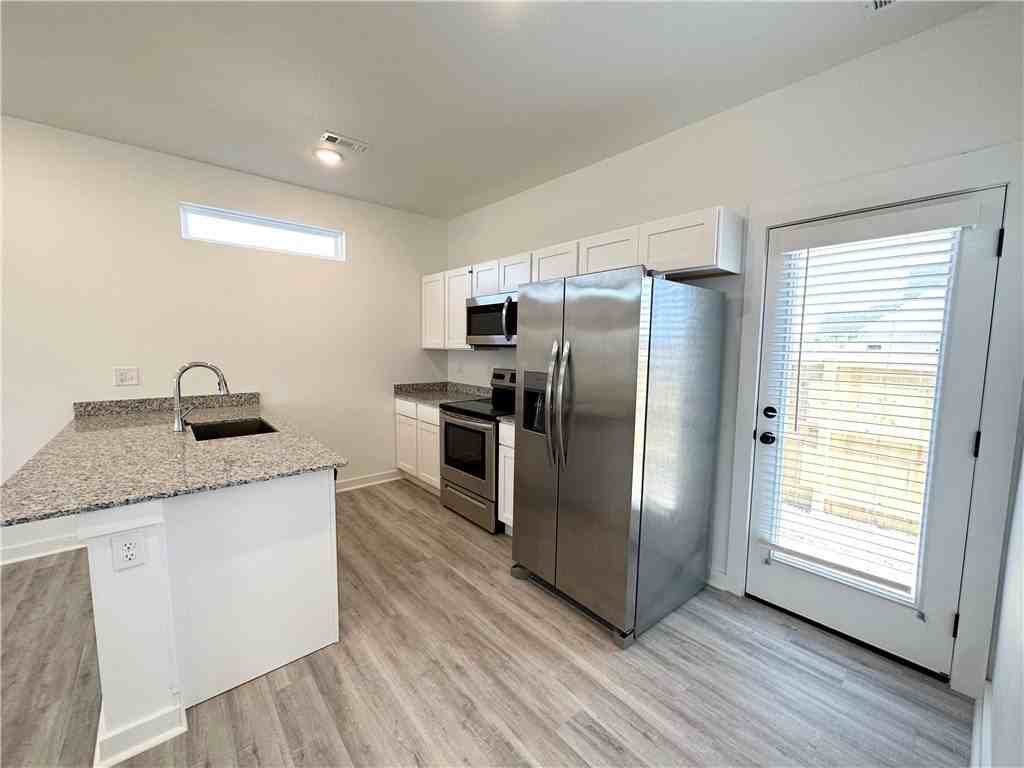 1070 Boardwalk Avenue - Photo 6 of 24