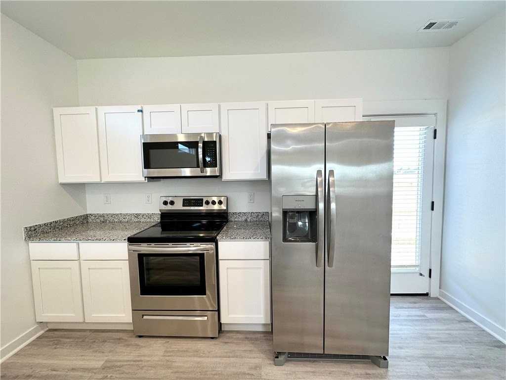 1070 Boardwalk Avenue - Photo 7 of 24
