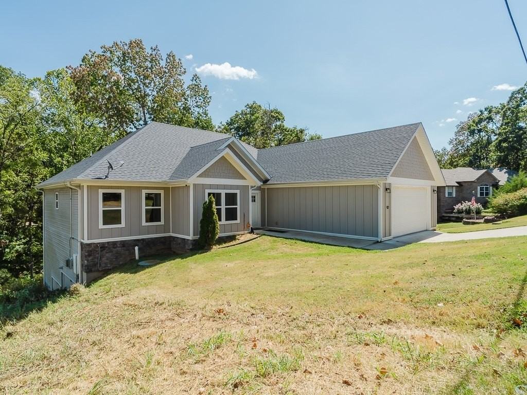 92 Witherby Dr - Photo 2 of 39