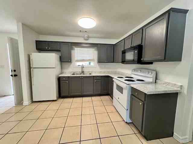 364 E 7th St #4 - Photo 6 of 11