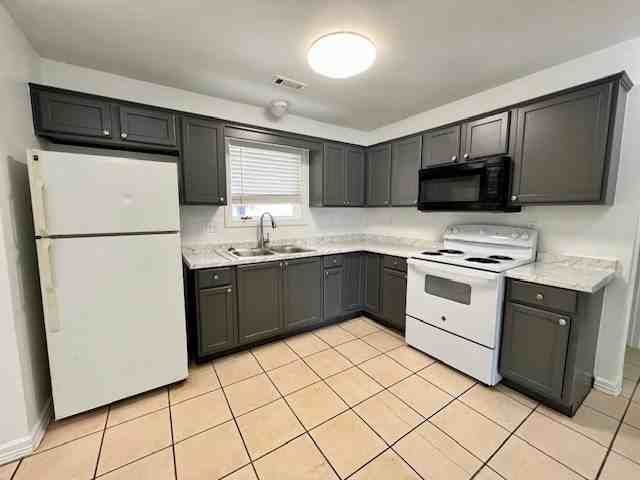 364 E 7th St #4 - Photo 7 of 11