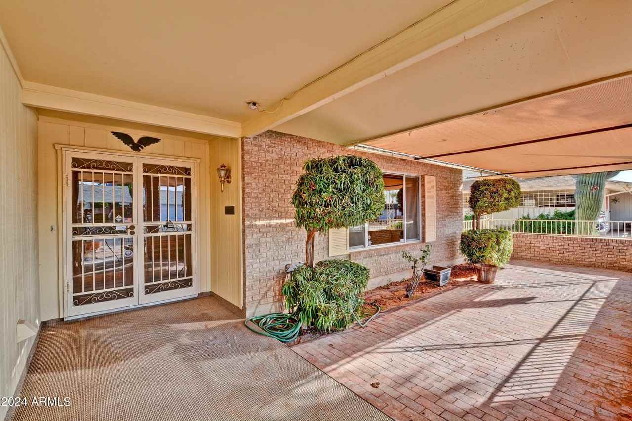 10933 W Tropicana Cir - Photo 7 of 31