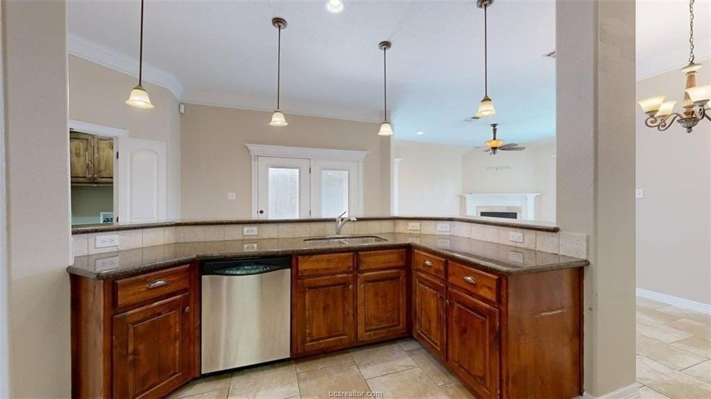 3900 Latinne Ln - Photo 6 of 38