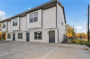 featured image of 601 W 24th St