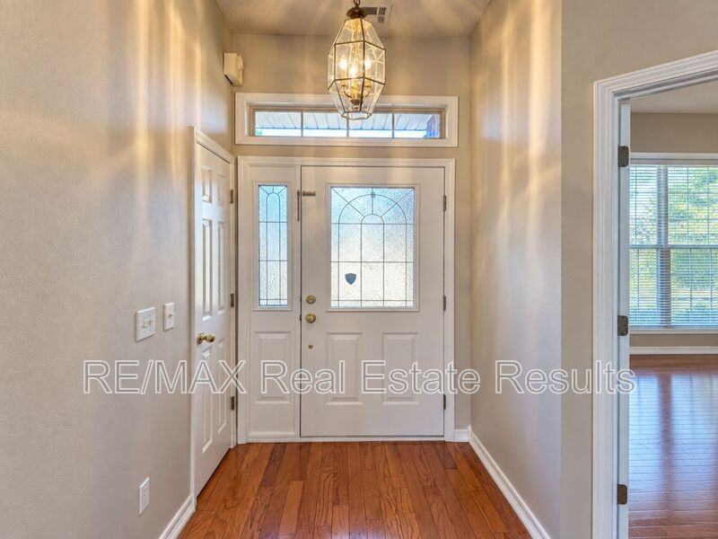 306 Old Forge Dr - Photo 4 of 28