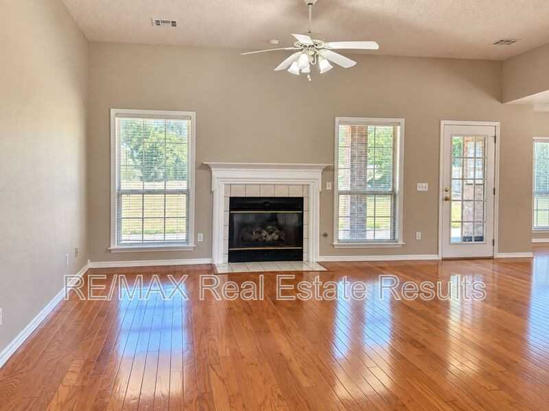 306 Old Forge Dr - Photo 5 of 28