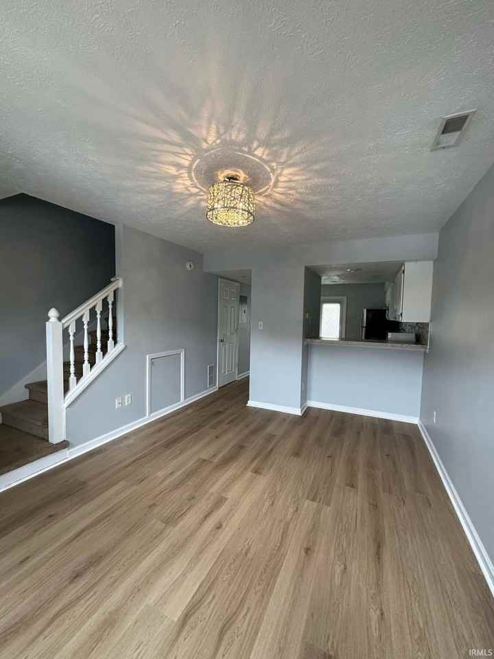 648 E Sherwood Hills Dr - Photo 2 of 13