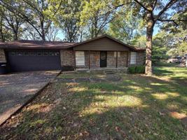 featured image of 6 Woodmere Pl