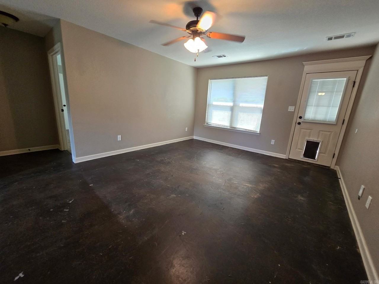 911 James Madison Dr - Photo 2 of 15