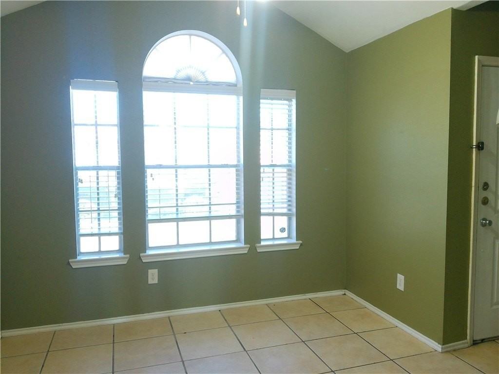 7818 Wolverine Dr - Photo 3 of 18