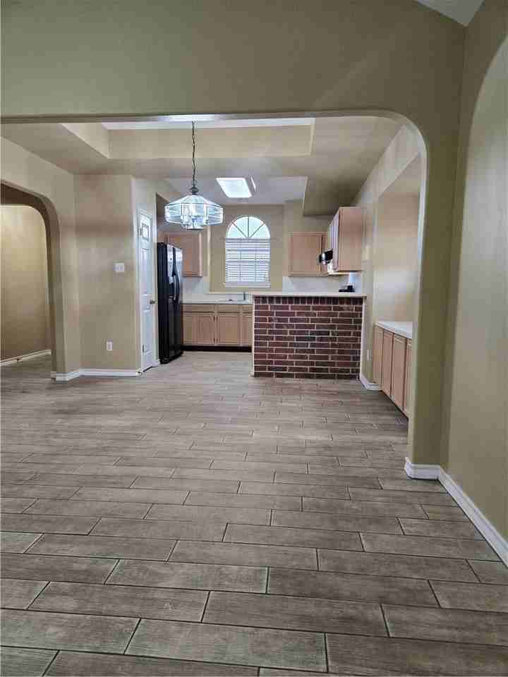 2837 Oso Pkwy - Photo 7 of 22