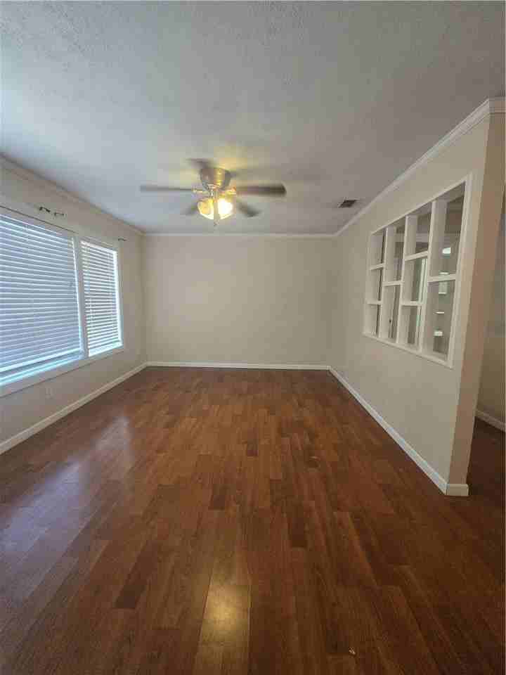 4417 Townsend St - Photo 3 of 14