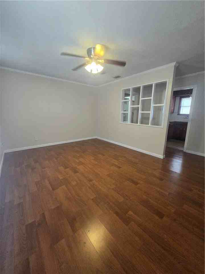 4417 Townsend St - Photo 4 of 14