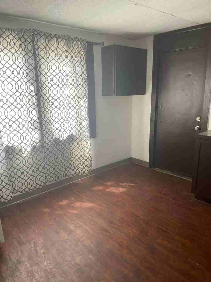 608 E 4th Ave - Photo 7 of 14