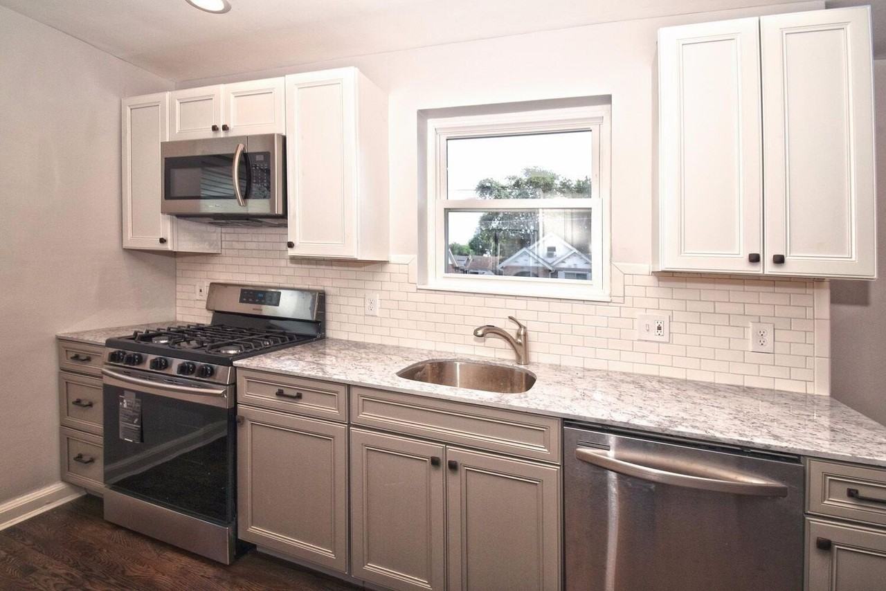 6828 Buckingham Pl - Photo 7 of 25