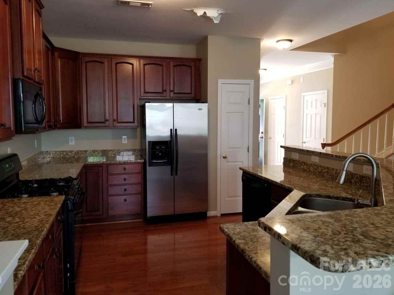 20528 Harbor View Dr - Photo 6 of 15