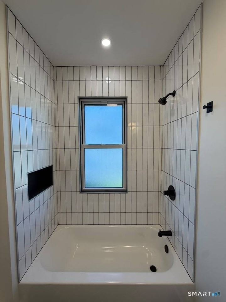 264 Clover St #2ndFL - Photo 4 of 17