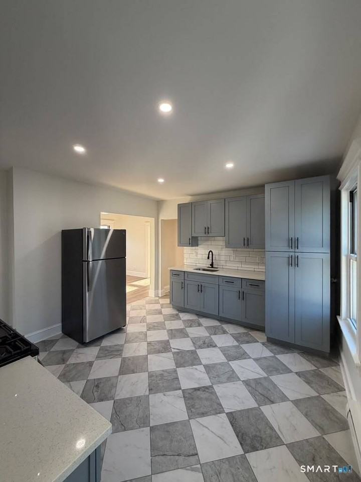 264 Clover St #2ndFL - Photo 6 of 17