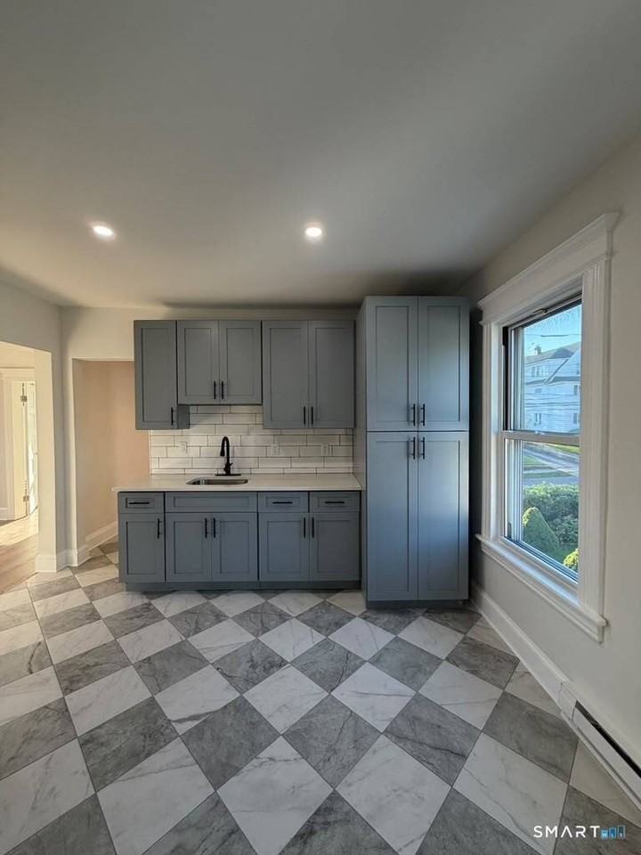 264 Clover St #2ndFL - Photo 7 of 17