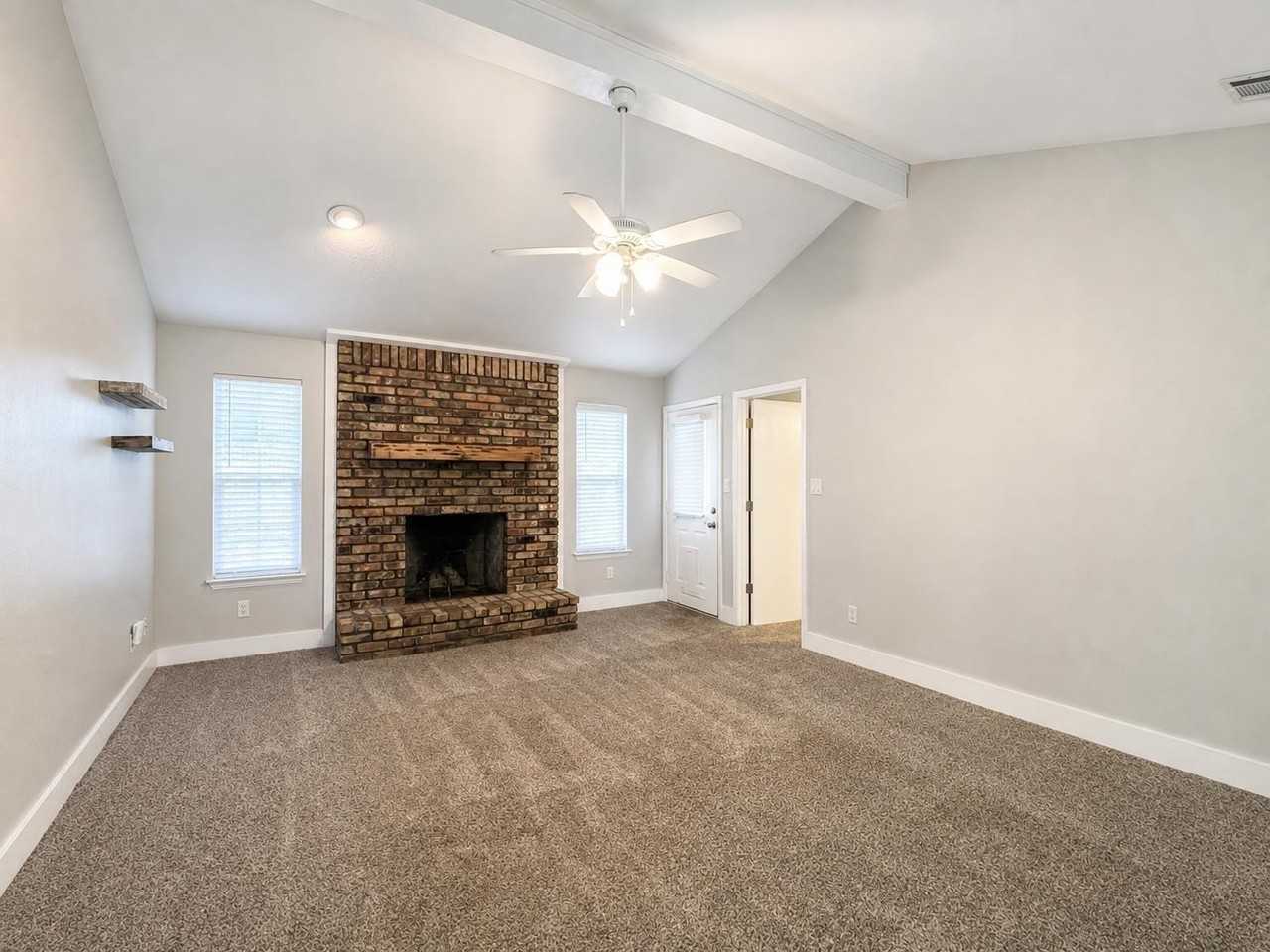 245 Echo Cir - Photo 5 of 19