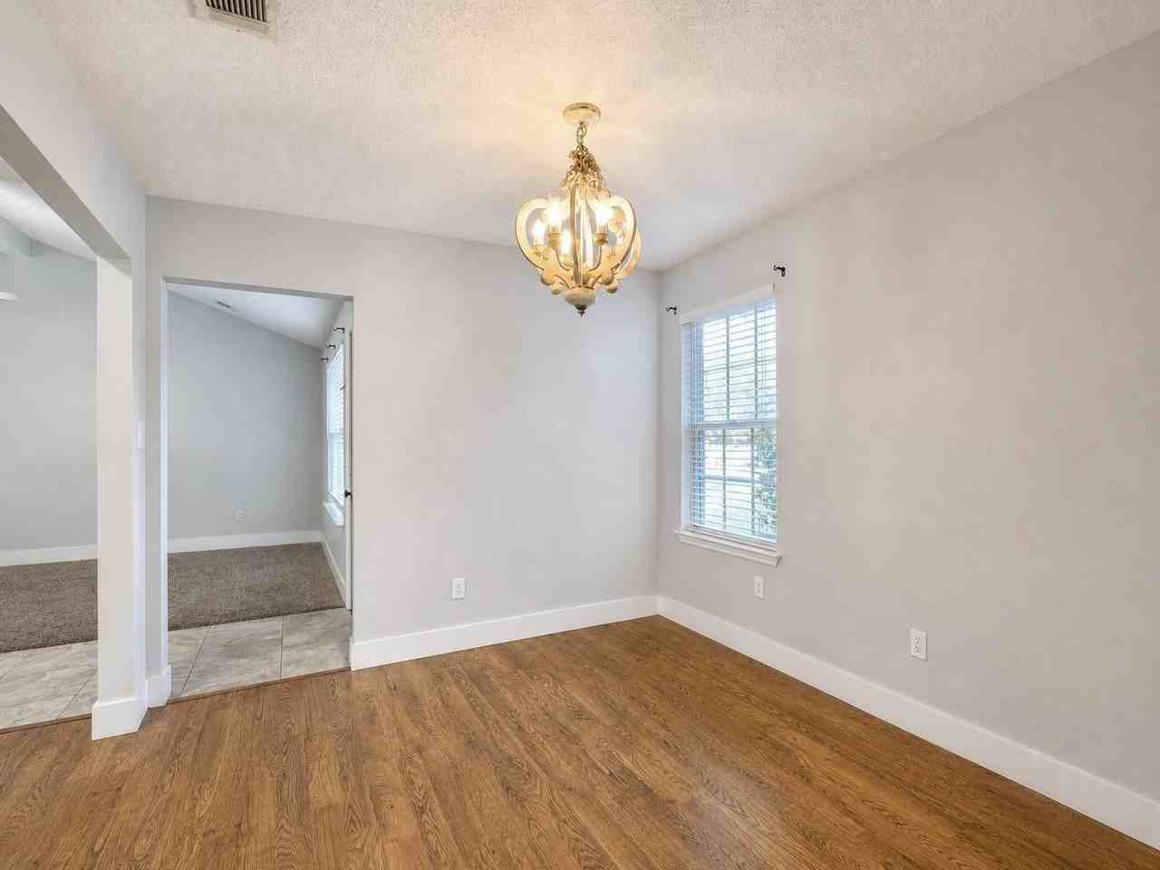 245 Echo Cir - Photo 6 of 19