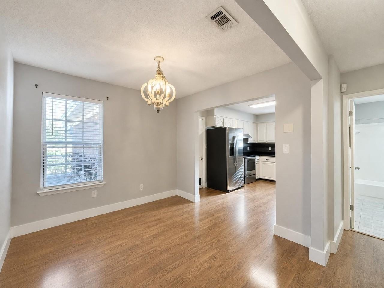 245 Echo Cir - Photo 7 of 19