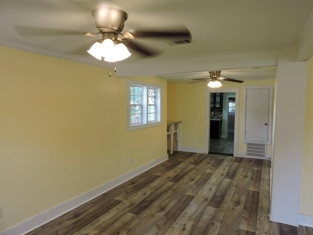201 Dixie St - Photo 2 of 14