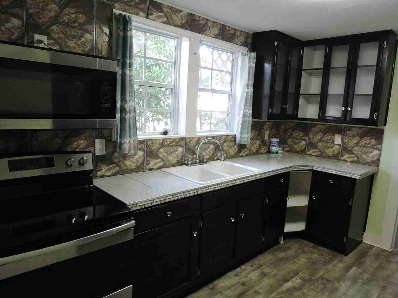 201 Dixie St - Photo 5 of 14