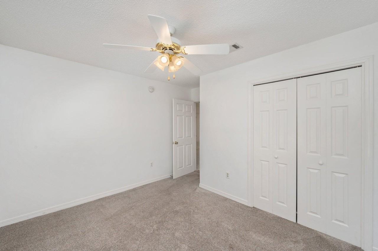 2955 Sholtz Ave - Photo 4 of 22