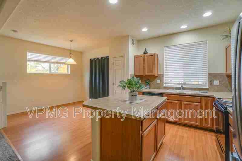1413 Ne 87th Cir - Photo 6 of 31