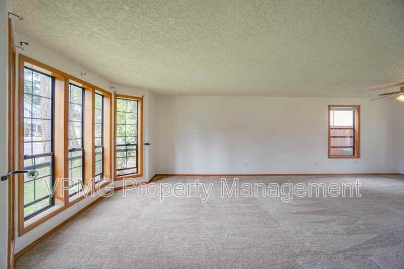 4017 Ne 157th Ave - Photo 6 of 39