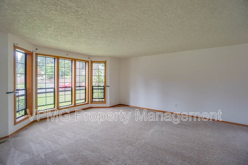 4017 Ne 157th Ave - Photo 7 of 39