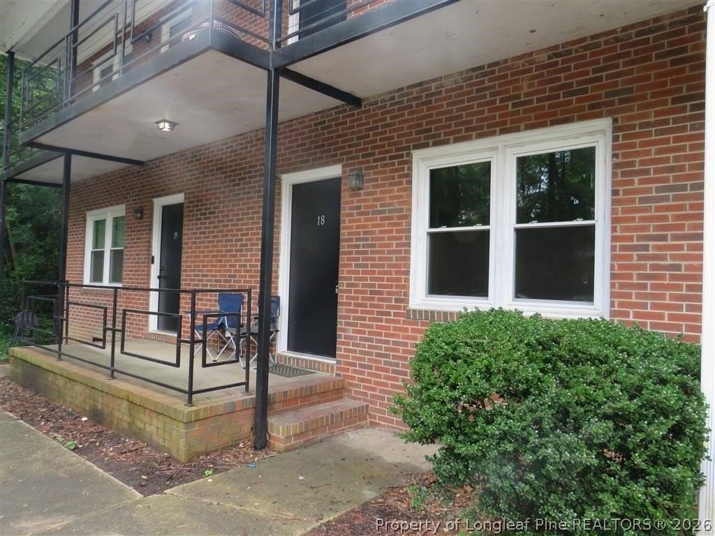 210 Colonial Dr Apt 18 - Photo 2 of 10