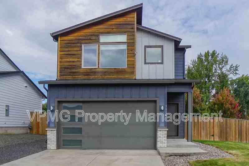 5004 Ne 85th St - Photo 2 of 35