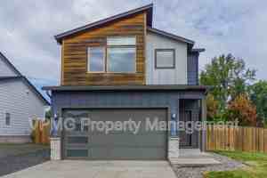 featured image of 5004 Ne 85th St