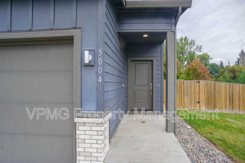 5004 Ne 85th St - Photo 3 of 35